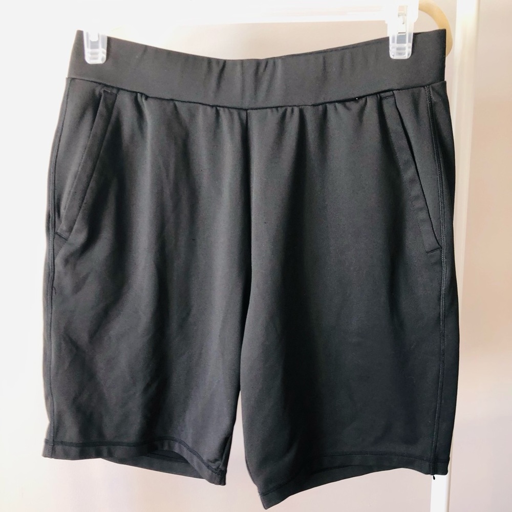 Men’s athletic shorts. Black. Medium.